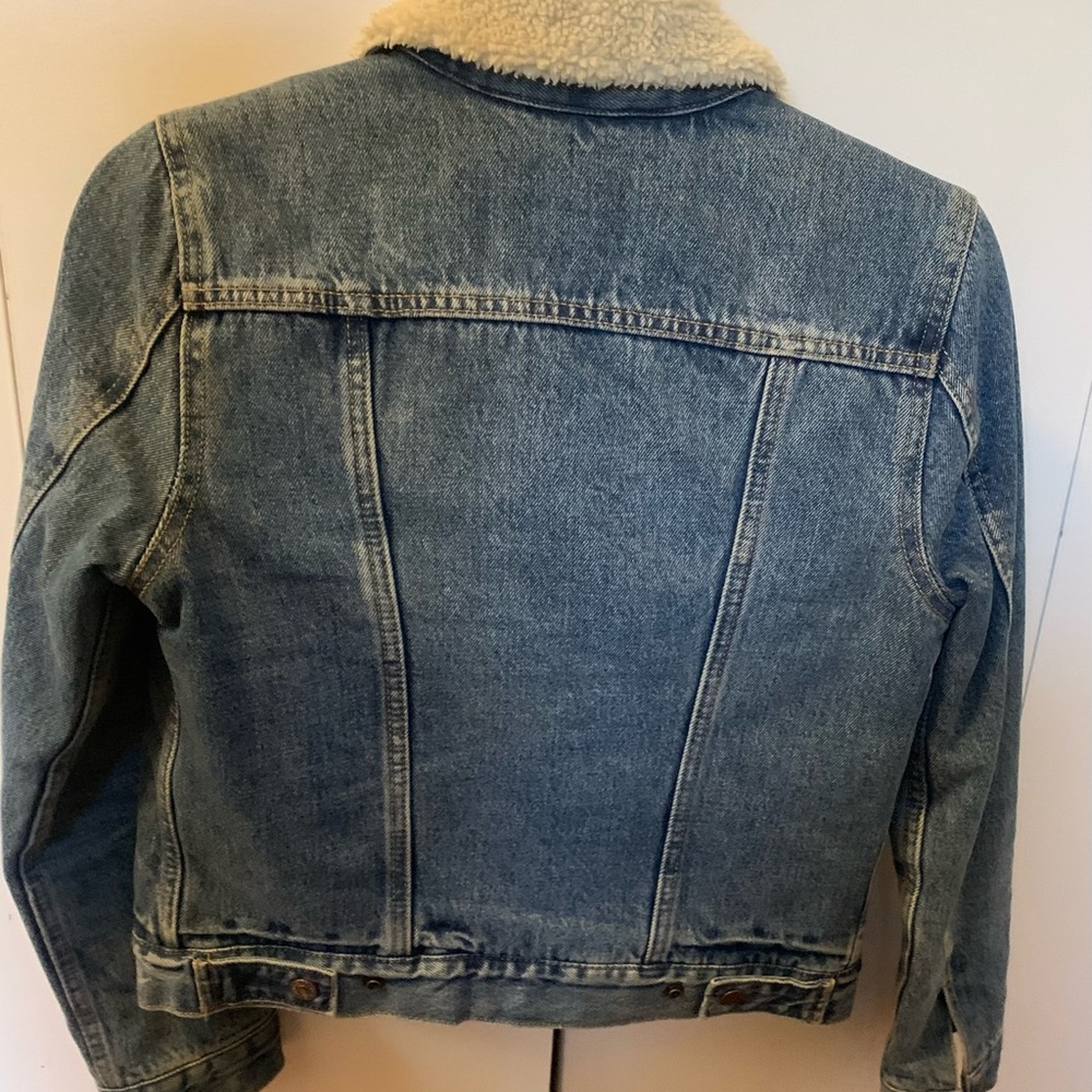 Authentic Levi’s Shearling Lined Denim Jacket. Si… - image 2